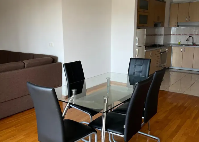 Tija * Μακάρσκα